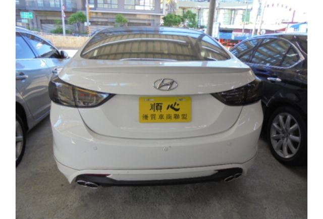 Hyundai ELANTRA  第5張相片