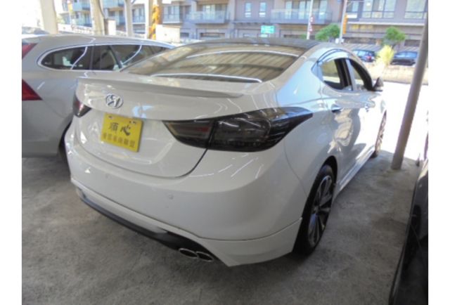 Hyundai ELANTRA  第6張相片