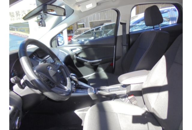 Ford FOCUS  第11張相片