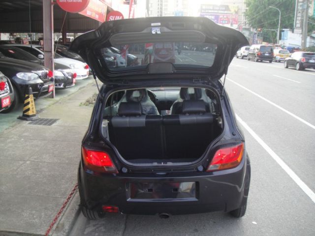 10 SAVVY 1.1 自手排~稅金一年僅8640元.真是新又美!  第6張相片