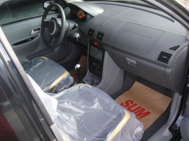 10 SAVVY 1.1 自手排~稅金一年僅8640元.真是新又美!  第9張相片