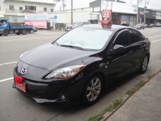 14 Mazda 3 1.6 黑~小姐車.車極美!  第3張相片