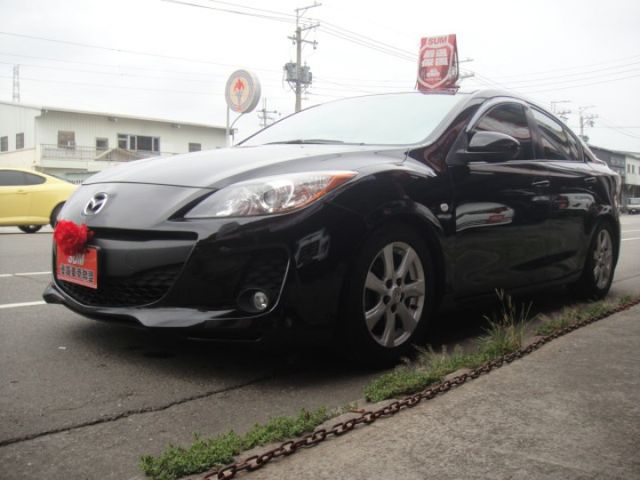 14 Mazda 3 1.6 黑~小姐車.車極美!  第4張相片