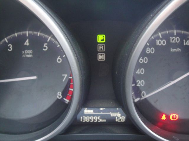 14 Mazda 3 1.6 黑~小姐車.車極美!  第11張相片