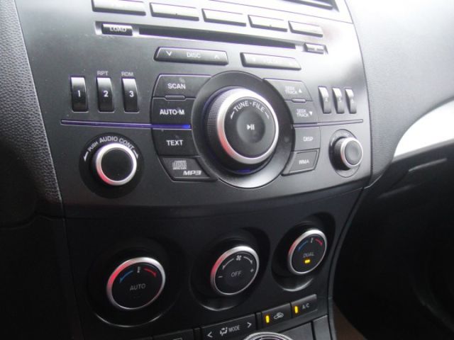 14 Mazda 3 1.6 黑~小姐車.車極美!  第18張相片