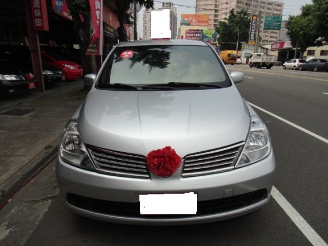 09 Tiida 1.6 4D 四門 銀~L規.便宜好養代步車.車車極美!  第1張相片