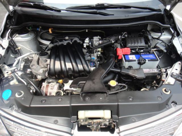 09 Tiida 1.6 4D 四門 銀~L規.便宜好養代步車.車車極美!  第8張相片