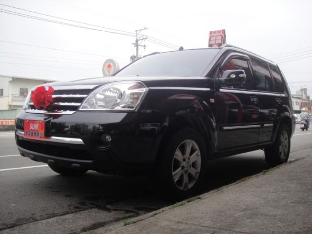 06 X-Trail 2.0 黑/黑~天窗頂級型.黑內裝.車車極省油極美!  第2張相片