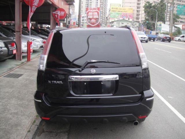 06 X-Trail 2.0 黑/黑~天窗頂級型.黑內裝.車車極省油極美!  第9張相片