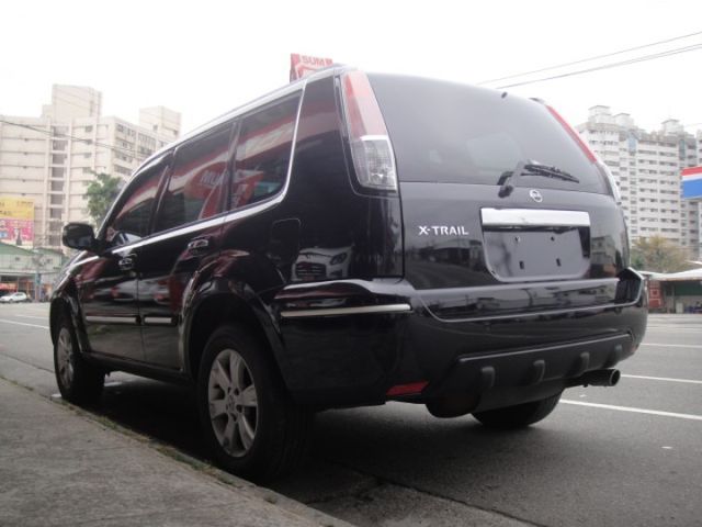 06 X-Trail 2.0 黑/黑~天窗頂級型.黑內裝.車車極省油極美!  第10張相片
