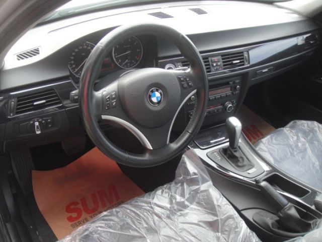 09 BMW 320 2.0 改款後新款2010~銀/黑 汎德公司車. 仕女車. 車極美!  第7張相片