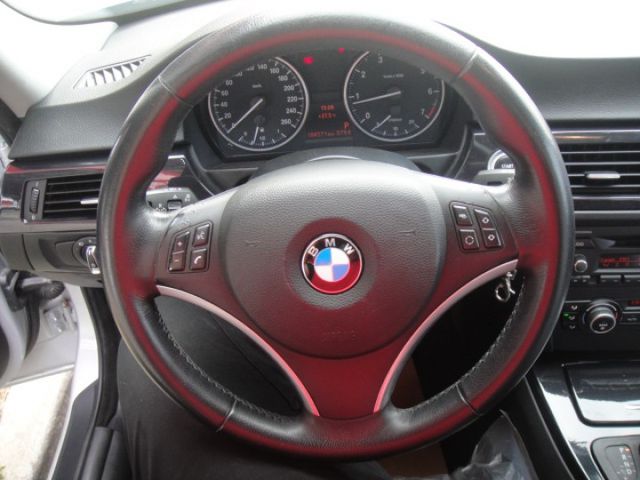 09 BMW 320 2.0 改款後新款2010~銀/黑 汎德公司車. 仕女車. 車極美!  第10張相片