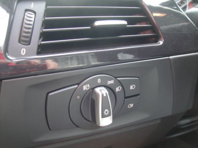 09 BMW 320 2.0 改款後新款2010~銀/黑 汎德公司車. 仕女車. 車極美!  第11張相片