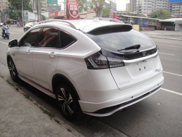 16 U6 ECO 1.8 白 SPORT+款~祇跑7萬公里.車極美極新!  第6張相片