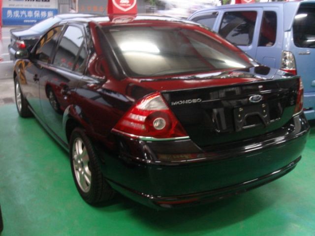 05 Mondeo 2.0 RS ~歐風外型.真是酷!路上絕不會撞衫...  第5張相片