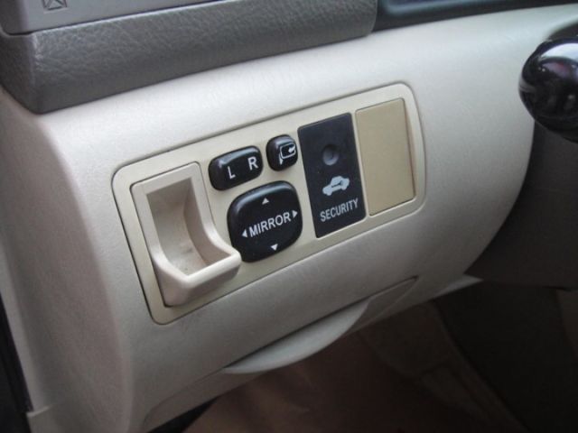 1.8 E版 灰~純一手.HID.老先生開.每5000km保養.很是顧車!  第16張相片