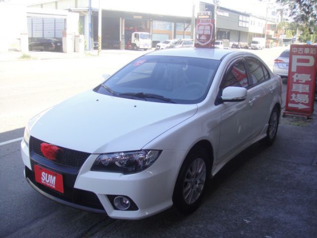 10 Fortis 1.8 IO版 白~祇跑12.5萬.超高CP值代步車.車很美.帥!  第2張相片