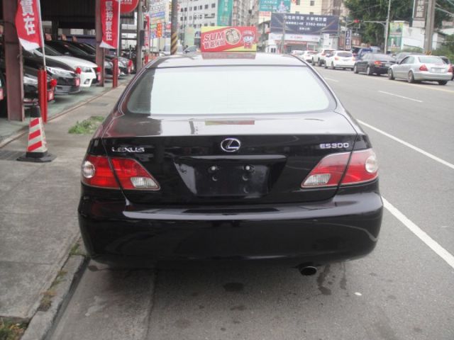 02 ES300 3.0 黑/黑~祇跑17萬km.都停車庫.很是少開.車極美!  第5張相片