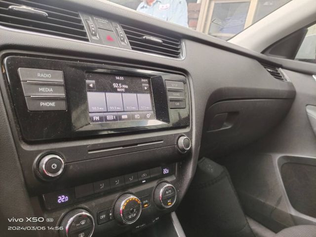 15 Octavia 1.6 灰 柴油~每公升跑22.9公里.媲美油電車.車極美!  第5張相片