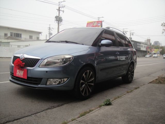 11 Fabia Combi 1.2 TSi~汽油版.祇跑10萬km.小姐車.車極新!  第2張相片