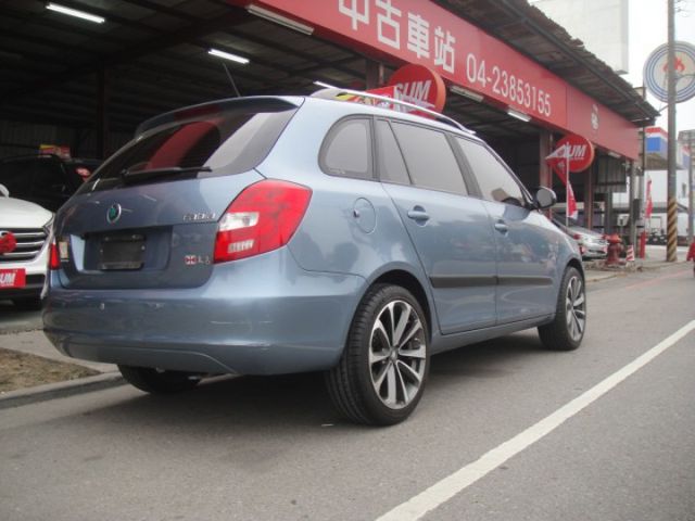11 Fabia Combi 1.2 TSi~汽油版.祇跑10萬km.小姐車.車極新!  第8張相片