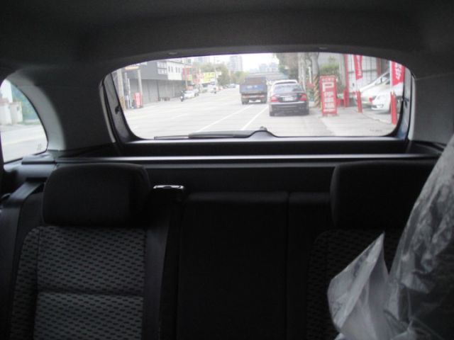 11 Fabia Combi 1.2 TSi~汽油版.祇跑10萬km.小姐車.車極新!  第17張相片