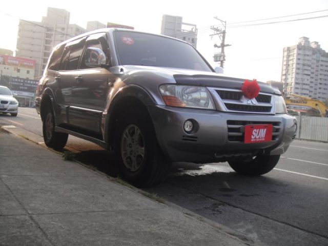 05 Pajero 3.8 銀~新引擎更有力.無涉水.全車無待修.極美!  第3張相片
