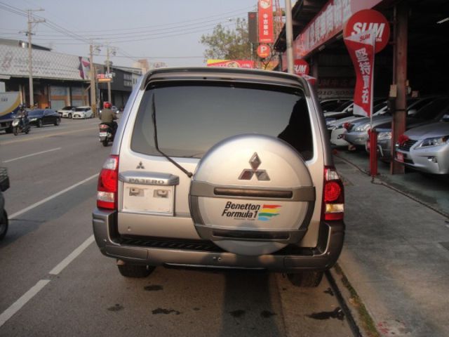 05 Pajero 3.8 銀~新引擎更有力.無涉水.全車無待修.極美!  第4張相片