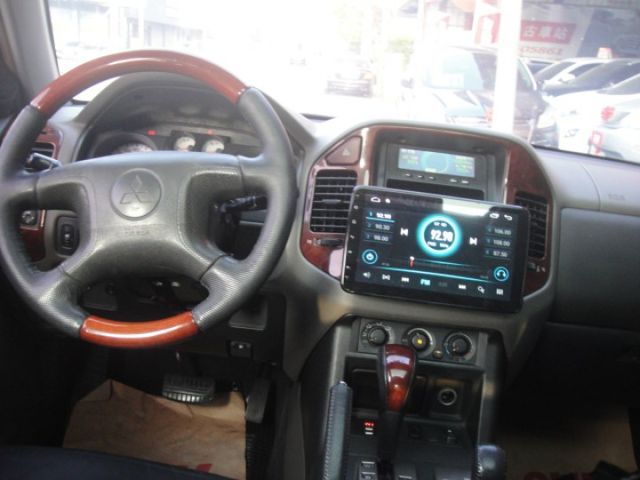 05 Pajero 3.8 銀~新引擎更有力.無涉水.全車無待修.極美!  第8張相片