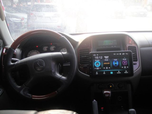05 Pajero 3.8 銀~新引擎更有力.無涉水.全車無待修.極美!  第18張相片
