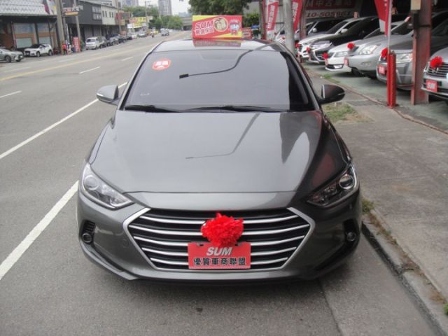 18 Hyundai Elantra 1.6 柴 灰色 超優質省稅節能房車  第1張相片