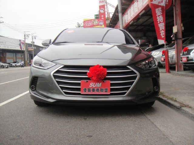 18 Hyundai Elantra 1.6 柴 灰色 超優質省稅節能房車  第2張相片