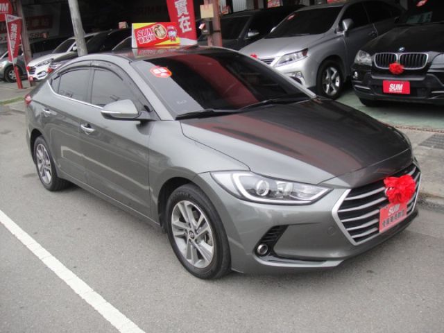 18 Hyundai Elantra 1.6 柴 灰色 超優質省稅節能房車  第3張相片