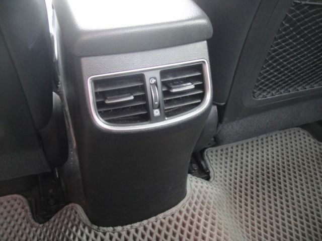 18 Hyundai Elantra 1.6 柴 灰色 超優質省稅節能房車  第19張相片