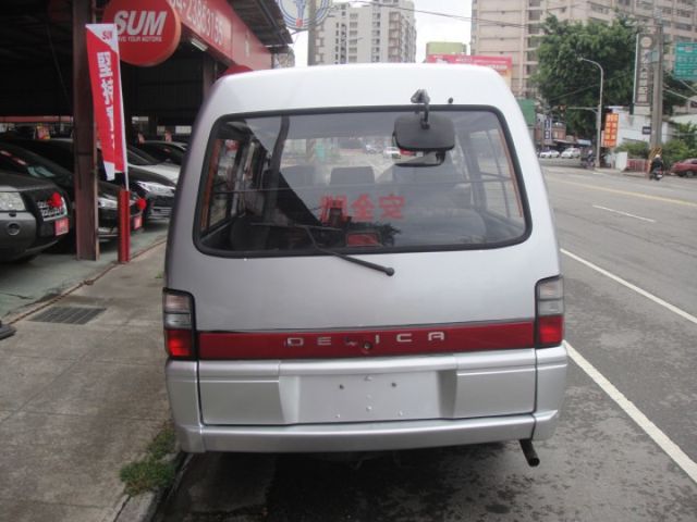 13 Delica 2.4 廂 銀~八人座.空間大.極省油.車車很是美!  第15張相片