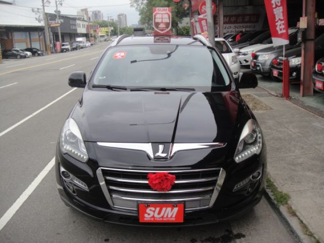 黑/黑 尊爵型~很是新.車況極美!  第1張相片