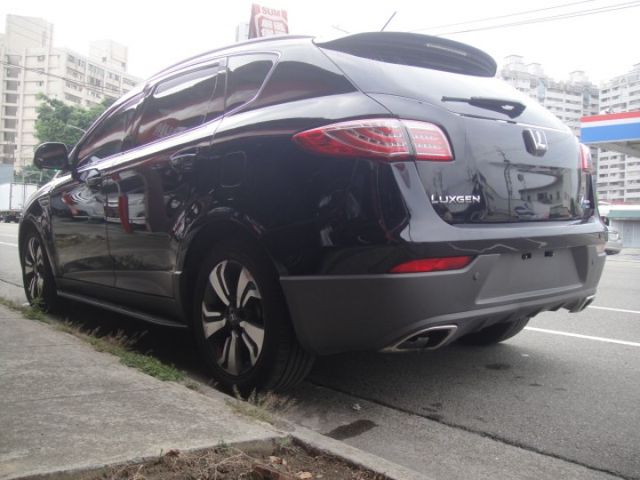 黑/黑 尊爵型~很是新.車況極美!  第8張相片