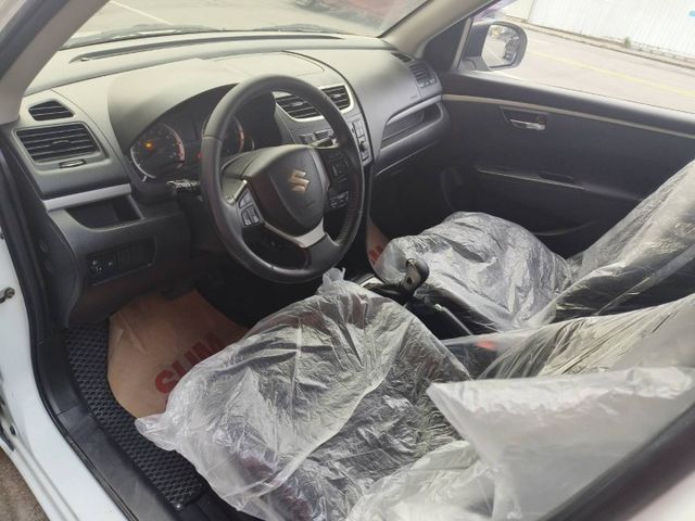 14 新SWIFT 1.2 GLX 豪華型 白~新引擎.極省油.又有力.美!  第12張相片