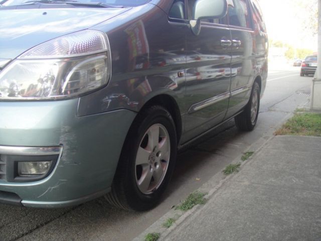 08 QR-V 2.5 灰~ 旗艦七人座.祇跑13.1萬KM.真是美!  第4張相片