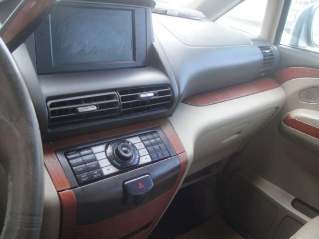 08 QR-V 2.5 灰~ 旗艦七人座.祇跑13.1萬KM.真是美!  第8張相片