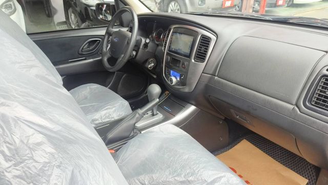 12 Escape 2.3 黑 天窗型~天窗.恆溫.無菸車.僅跑11.5萬KM.車極新且極美!  第18張相片