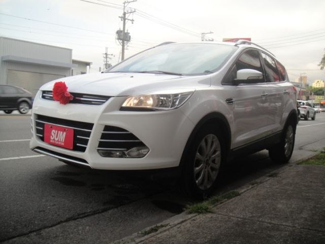 14 Kuga 1.6t 白~2WD 時尚經典版~電尾門.全景天窗.少跑.車美極新!  第2張相片