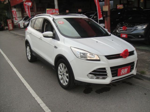 14 Kuga 1.6t 白~2WD 時尚經典版~電尾門.全景天窗.少跑.車美極新!  第3張相片
