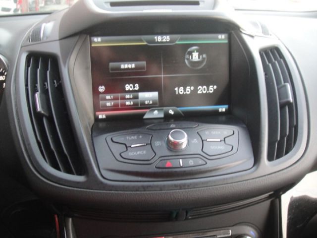 14 Kuga 1.6t 白~2WD 時尚經典版~電尾門.全景天窗.少跑.車美極新!  第7張相片