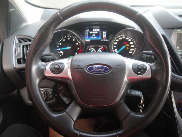 14 Kuga 1.6t 白~2WD 時尚經典版~電尾門.全景天窗.少跑.車美極新!  第10張相片