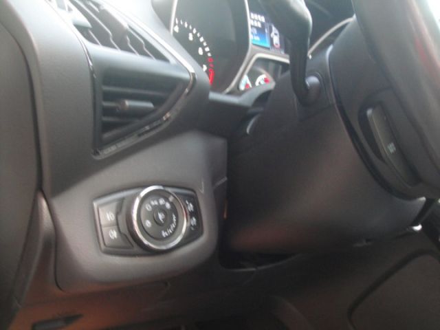 14 Kuga 1.6t 白~2WD 時尚經典版~電尾門.全景天窗.少跑.車美極新!  第12張相片