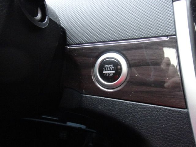 20 M7 2.2t 白 智能影音八人坐~祇跑6.4萬公里.車況極新很美!  第17張相片