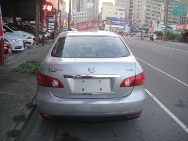 09 bluebird 2.0 銀~便宜代步車!  第5張相片