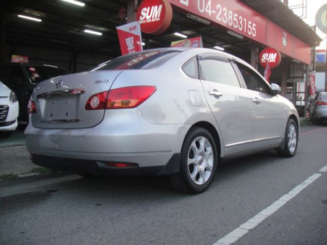 09 bluebird 2.0 銀~便宜代步車!  第7張相片