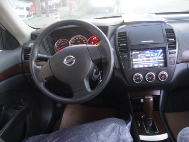 09 bluebird 2.0 銀~便宜代步車!  第8張相片